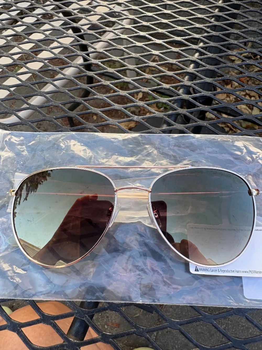 Oscar de Le Renta Aviator Sunglasses